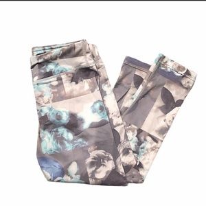 Aspire Floral Cropped Leggings